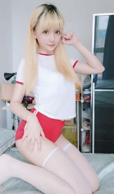 少妇穿牛仔裤v毛片_720电视剧在线观看