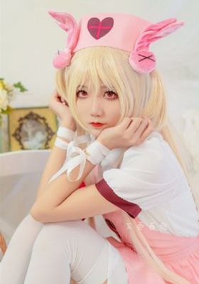 亚欧曰韩裸体美女视频免费直播_免费观看字幕